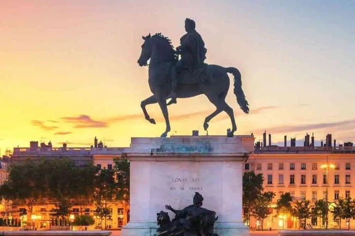 Lyon Airport Private Transfer to and from City Center