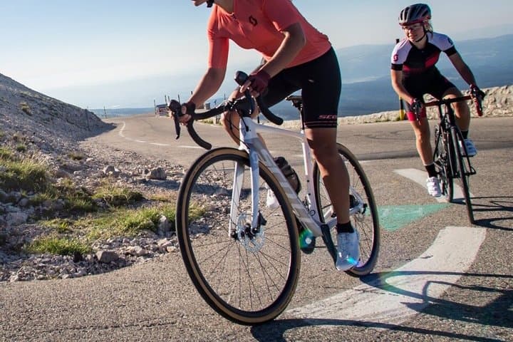 Cols du Tour de France à Bike: Aravis with Certified Guide