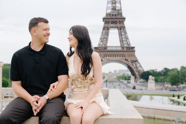 Paris: Eiffel Tower Professional Cinematic Photoshoot