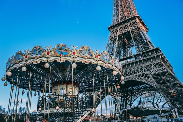 Paris in a Day from Le Havre-Seamless Full-Day Tour with Lunch