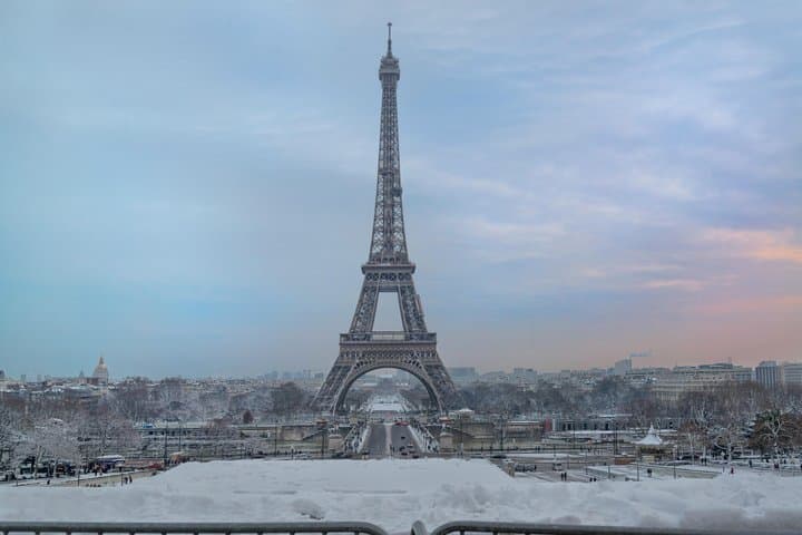 Eiffel Tower Tour with Summit Access & French Pastries (Climbing)