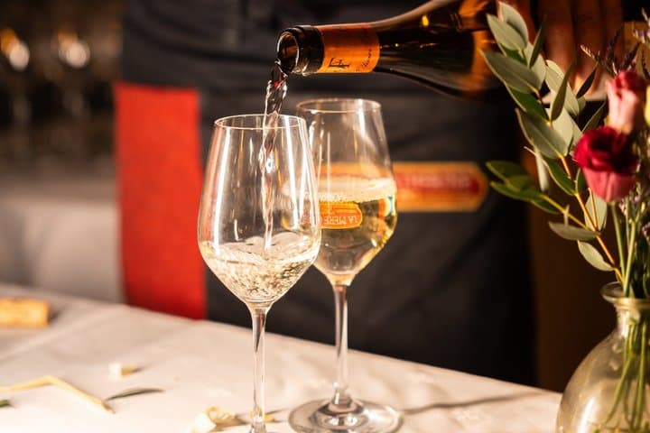Guided Tour of Montmartre with Cheese and Wine Tasting
