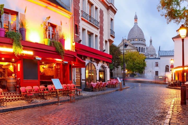 Guided Tour of Montmartre with Cheese and Wine Tasting