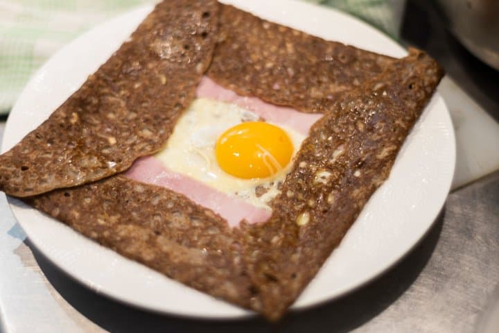 Notre Dame and Latin Quarter Food Tour with 10 Authentic Tastings