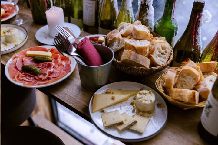 Paris Wine Bar Therapy Tour