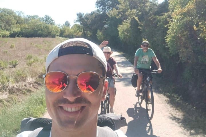 Montpellier Nature-Guided Ride to Lake Cres by Electric Bike