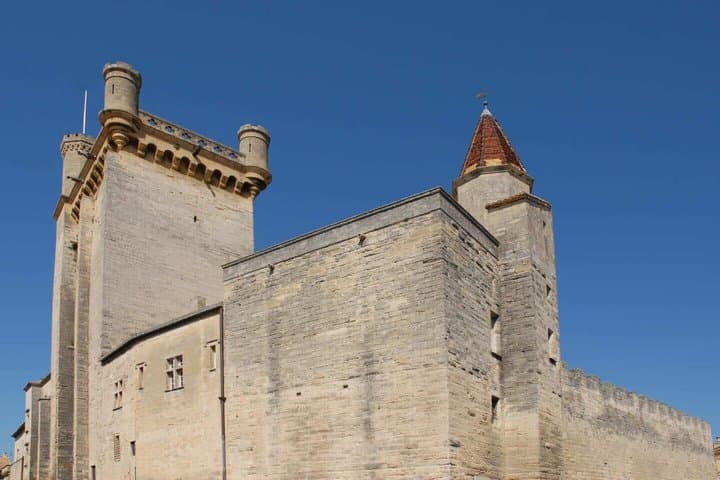 Hello Uzes: Private 2-Hour Intro City Walk with Local Guide