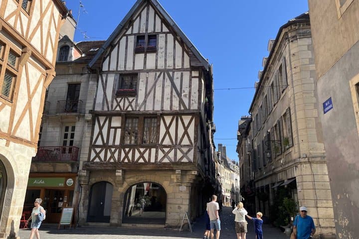 Dijon Walking City Tour with Audio guide - Updated june '26