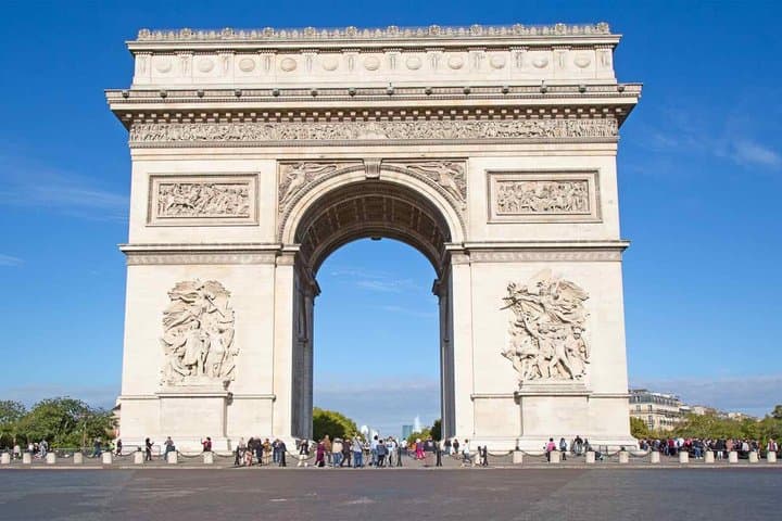 Paris Guided Tour with 15 Attractions