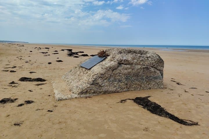 Private Day Tour Omaha beach and Pointe du Hoc