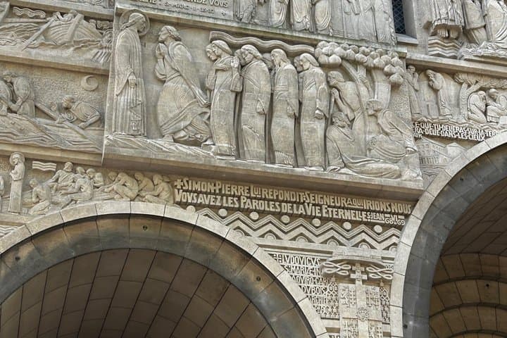 From Busy Paris To Quiet Paris : An Afternoon Stroll With A Local