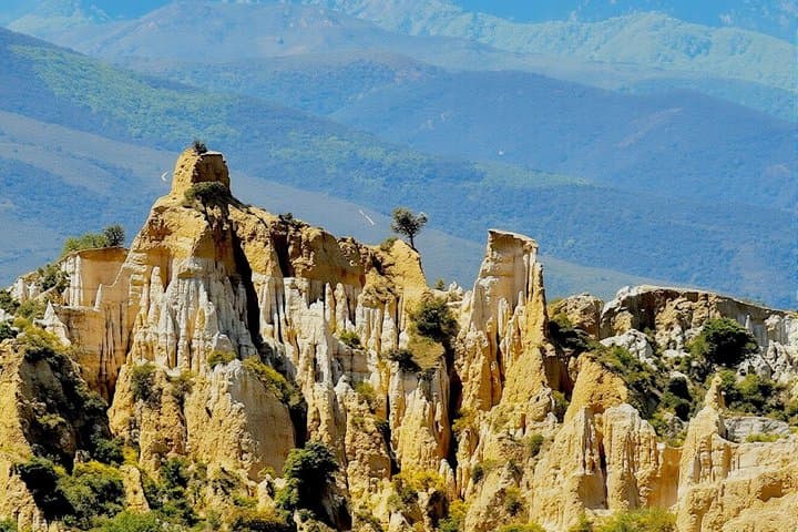 Explore the Natural Wonders of Catalan
