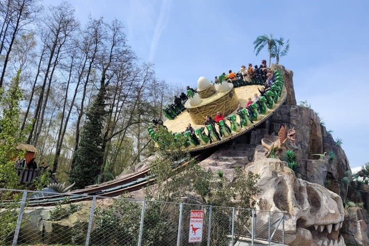Cool Off from Heat: Parc Saint-Paul Theme Park DayTrip from Paris