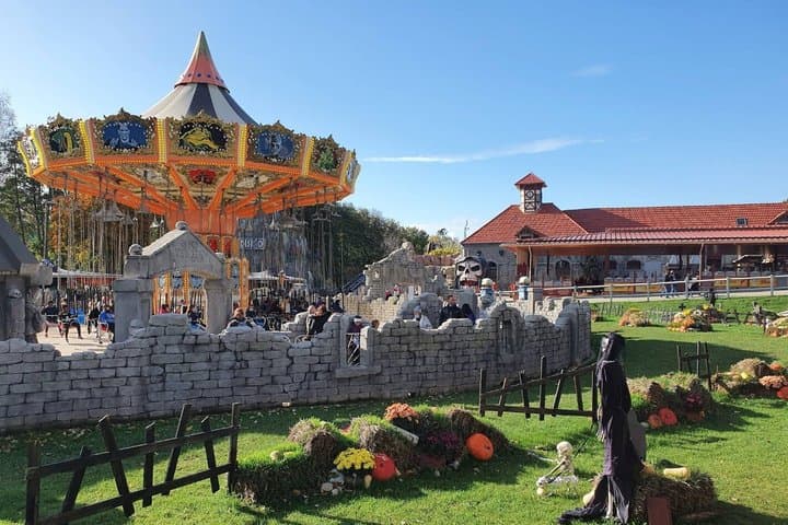 Cool Off from Heat: Parc Saint-Paul Theme Park DayTrip from Paris