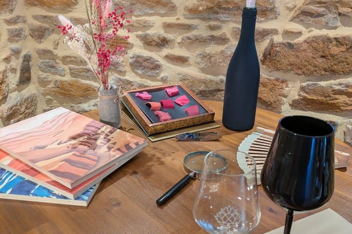 2h immersive tasting in Beaujolais - Wine and Chocolate Accord