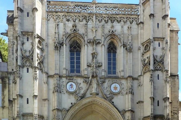 Avignon Self Guided Walking Tour Landmarks Audio and Quiz
