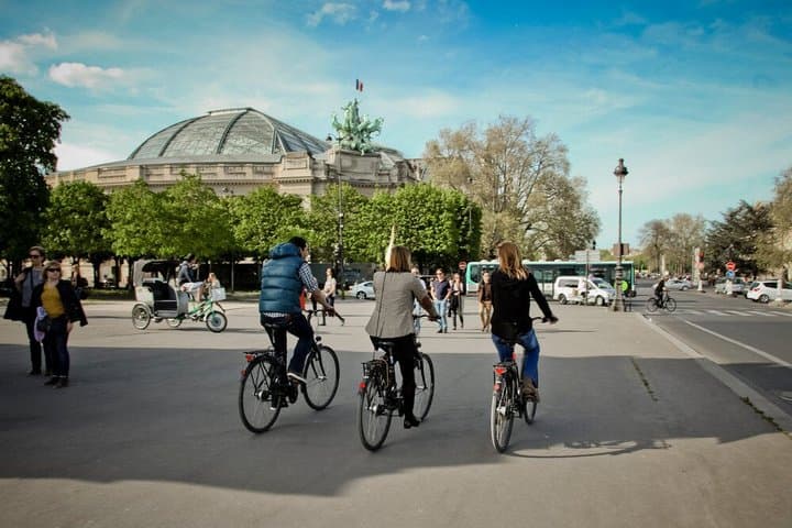 Explore Paris on a Private E Bike Tour