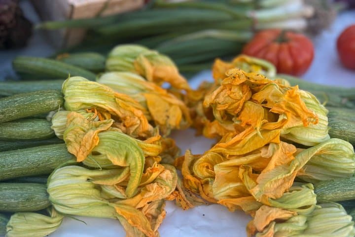 Food Tour in Nice's Libération Market with Local Tastings