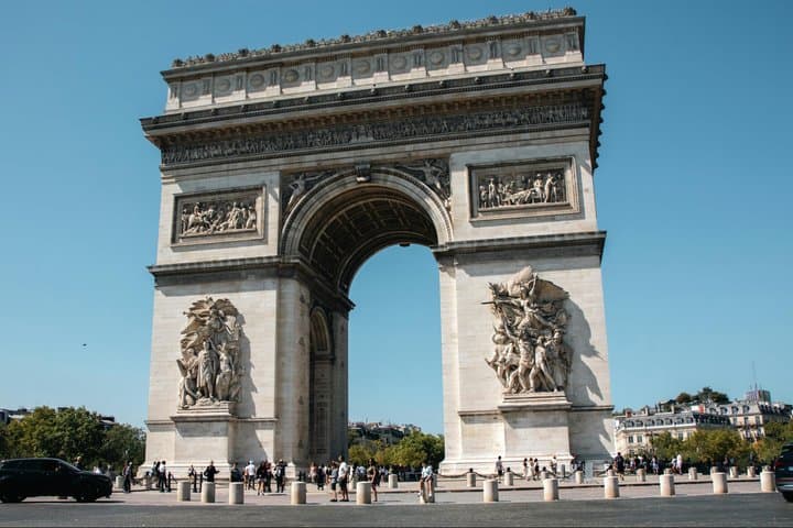 Le Havre Shore Excursion: Private Day Trip to Paris