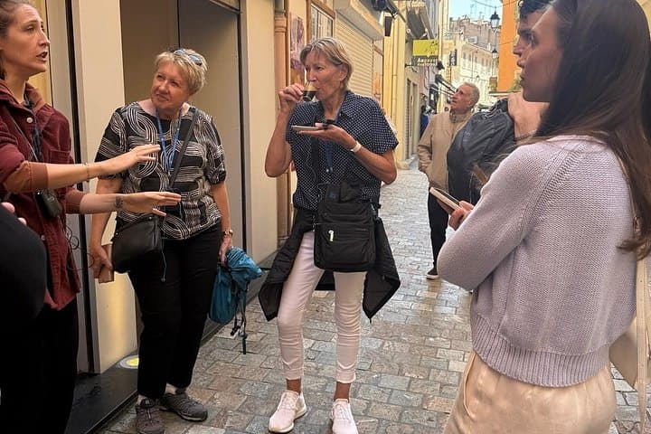 Cannes: Cinema Private Walk & Riviera Bites