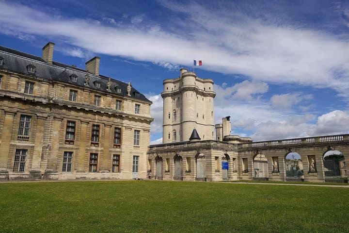 Chateau de Vincennes Paris Entry Tickets with AR AudioGuide