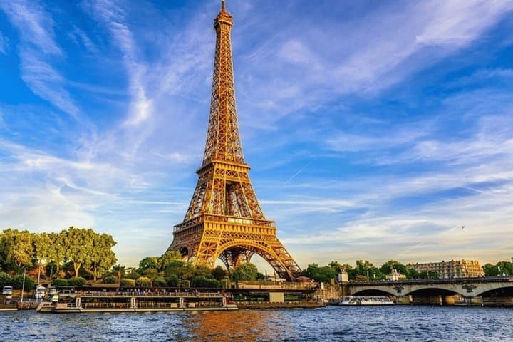 Private Tour: Eiffel Tower Summit PreBooked Tickets by Lift