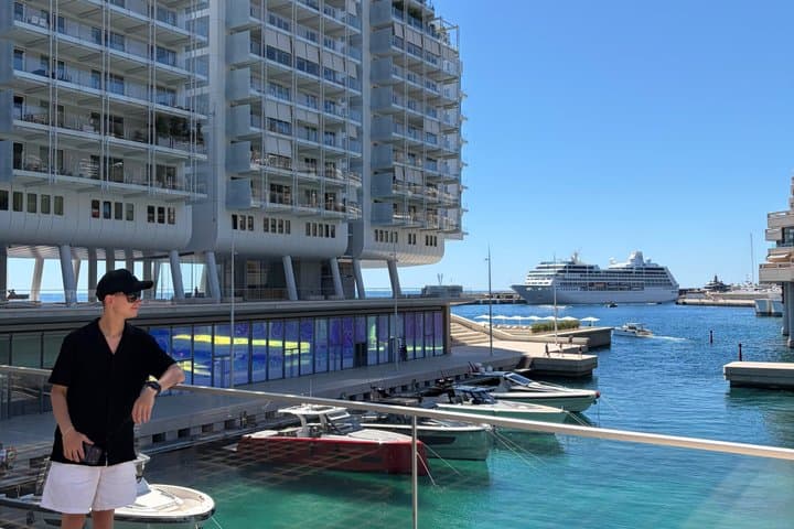 1 hour of paddleboarding in Monaco + Èze + Saint-Jean Cap Ferrat