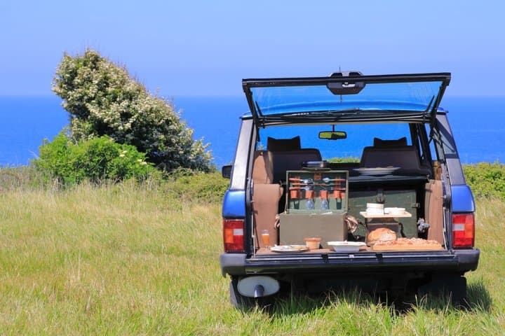 Mont Saint Michel Tour by Vintage Range Rover from Paris