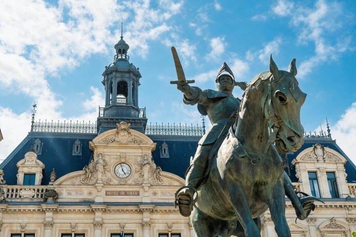 Hello Vannes: Private 2-Hour Intro City Walk with Local Guide