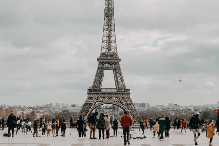 Paris by Vespa: Private Guided Self-Drive Experience