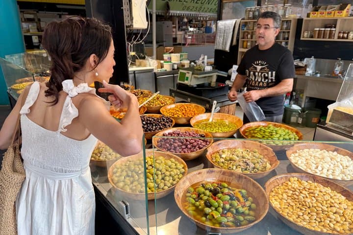 Market Tour and Cook a Bordeaux Dish in My Historic Apartment