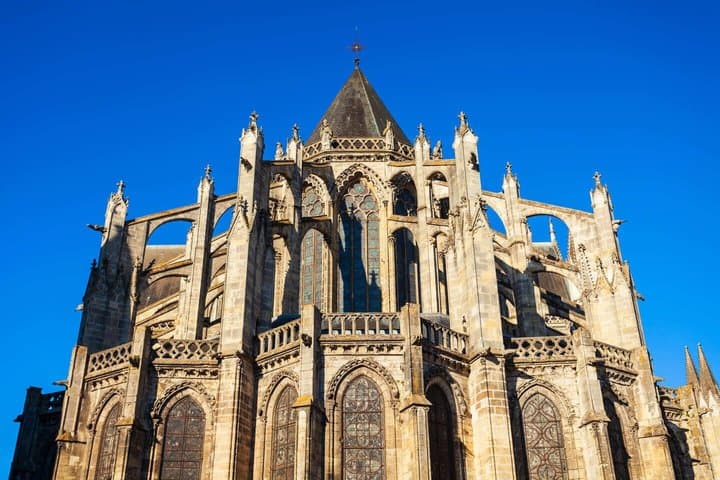 Hello Tours: Private 2-Hour Intro City Walk with Local Guide