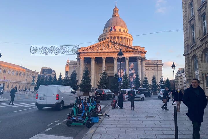 Latin Quarter Essentials Walking Tour