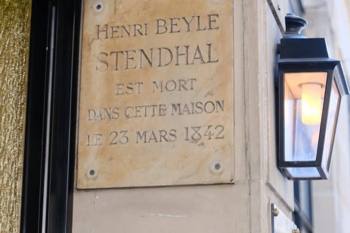 Love and Scandal Small Group Walking Tour in Paris