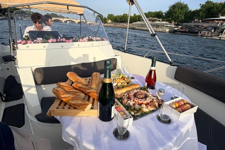 Gourmet Champagne Cruise in Paris Private Seine Cruise