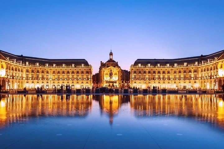TOP Bordeaux Private Guided Tour with your Mobile
