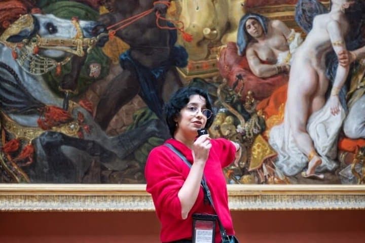 Paris: Louvre Museum Private Highlights Tour with Included Ticket