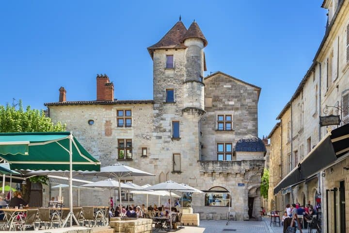Hello Périgueux: Private 2-Hour Intro City Walk with Local Guide