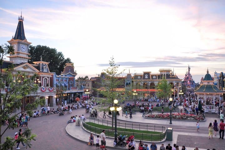 Disneyland Paris Transfer from Paris One Way or Round Trip