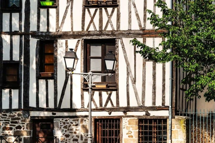 Hello Limoges: Private 2-Hour Intro City Walk with Local Guide