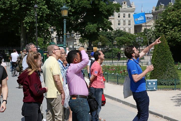 Paris Guided Tour with Access to Notre Dame or Sainte-Chapelle