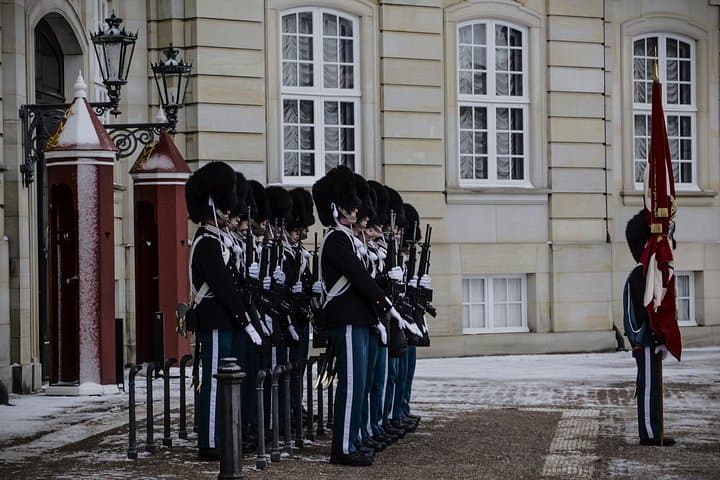 Paris Luxury: Maison Élysée, Opéra Garnier & Café de la Paix