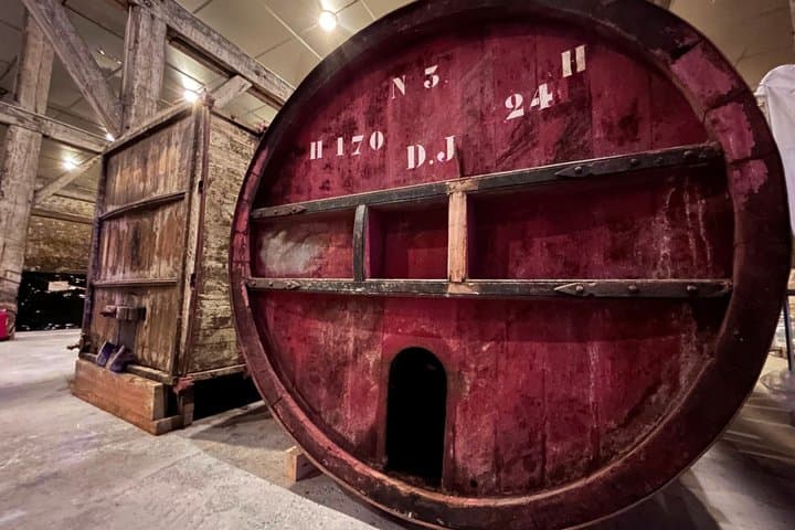 Gallo-roman chalk quarry visit (UNESCO) + 1 tasting