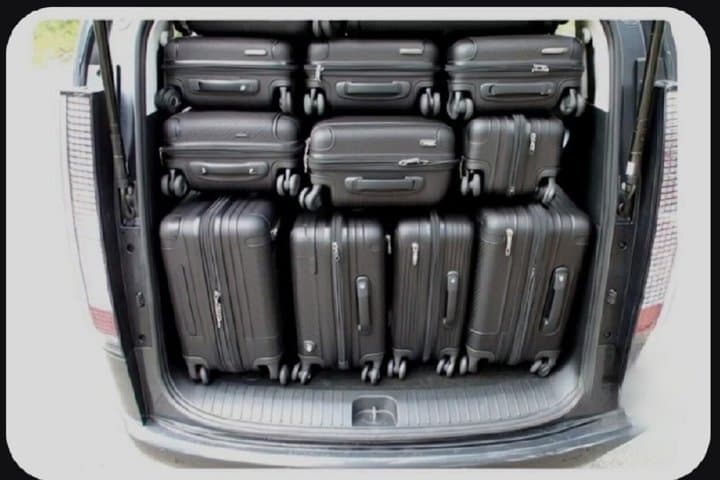 Private transfer from Paris CDG Airport to Beauvais Airport