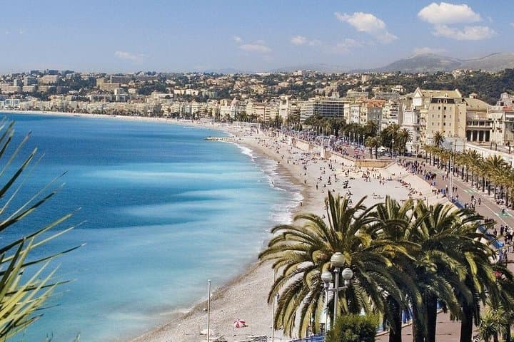 Private Tour of the French Riviera in Van Luxury with Private Driver