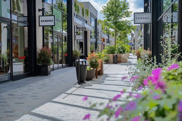 McArthurGlen Paris-Giverny: Outlet Shopping Shuttle Extra 10% Off