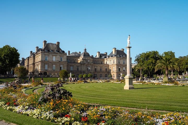 Saint Germain Walking Tour with Local Insights