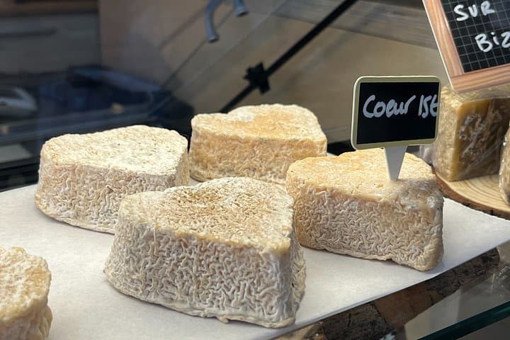 Paris Cheese Tasting Walk Notre-Dame: 10 cheeses