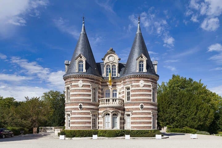 Hello Épernay: Private 2-Hour Intro City Walk with Local Guide