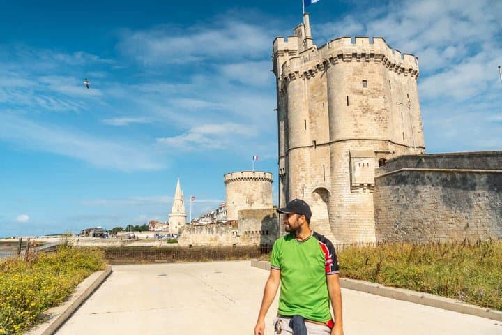 Hello La Rochelle: Private 2-Hour City Walk with Local Guide